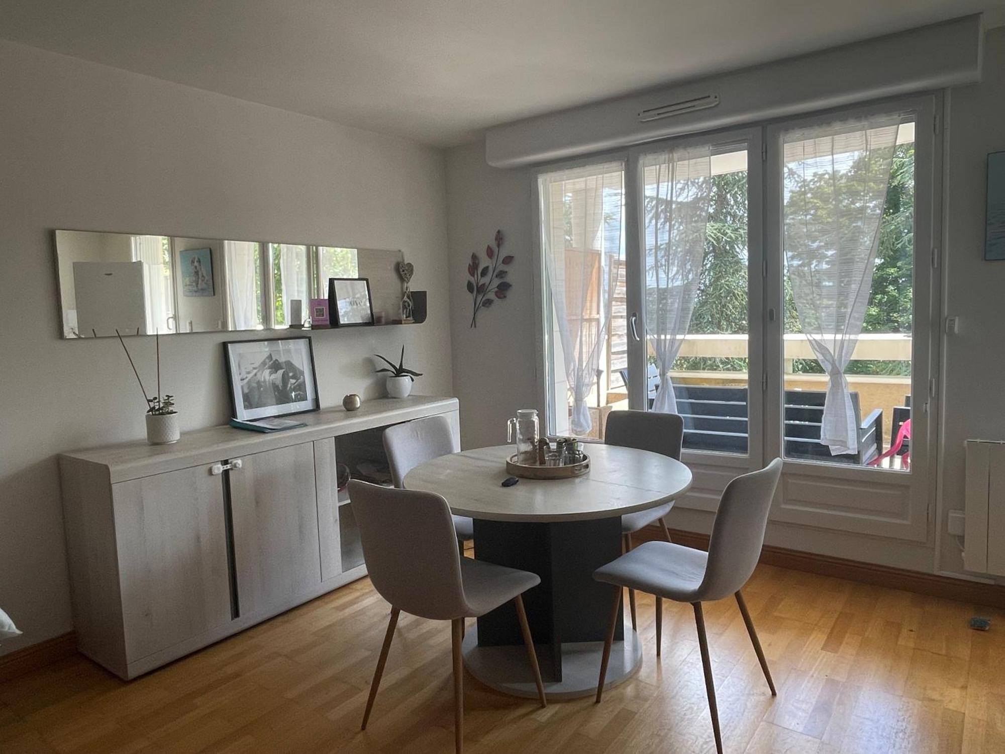 Appartement Avec Parking & Linge Inclus & Local Velos Blois Exteriör bild